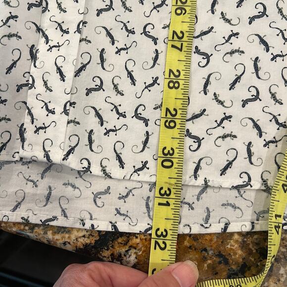 Old Navy Men's White W/Gecko Print Classic Slim Fit Button Down Shirt - SIZE XXL - Picture 7 of 7